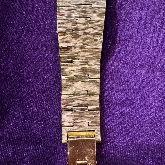 Elgin Gold Nugget Watch - Picture 6 of 9